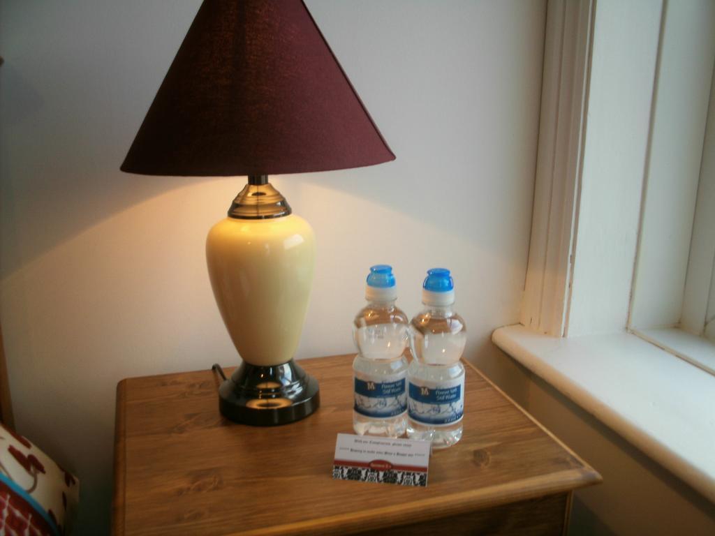 F3 2 Bedroomed Town House - Free Parking - Super 150 Mbps Wifi Near Gavin N Stacey Film House - 1 Free Dog Allowed 배리 객실 사진