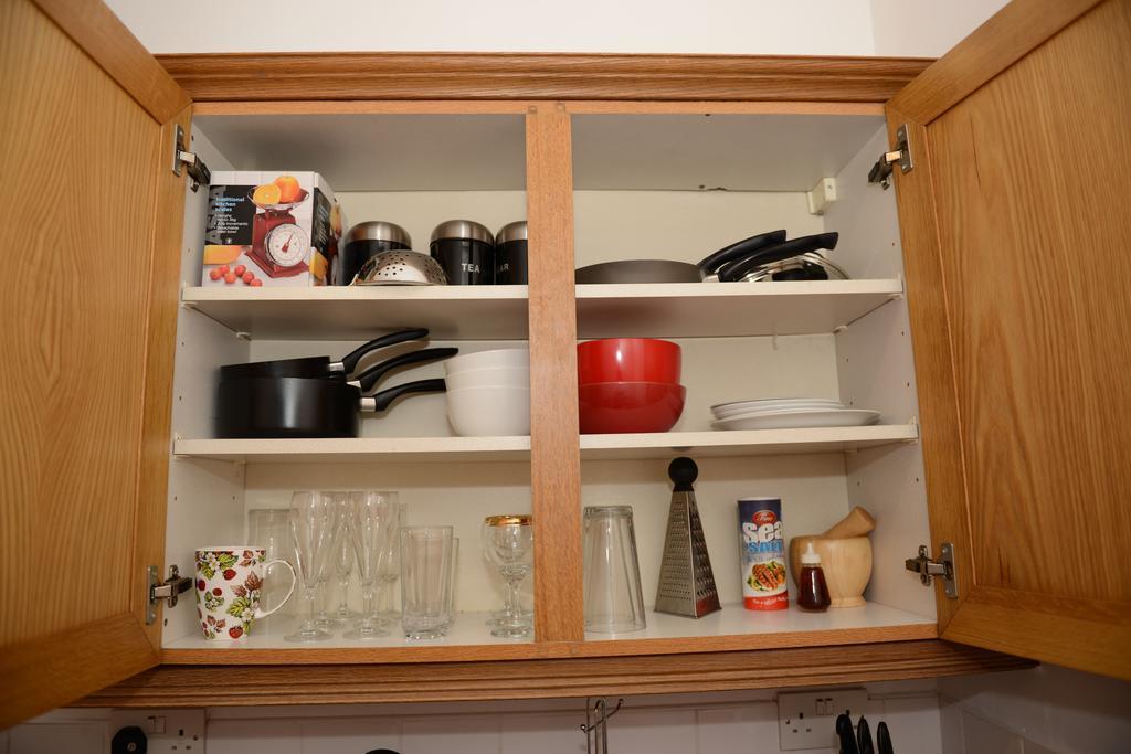 F3 2 Bedroomed Town House - Free Parking - Super 150 Mbps Wifi Near Gavin N Stacey Film House - 1 Free Dog Allowed 배리 객실 사진
