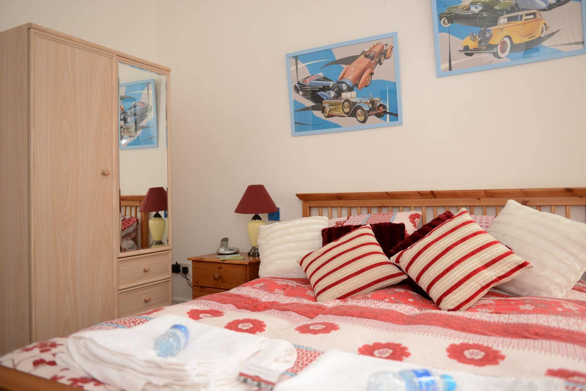 F3 2 Bedroomed Town House - Free Parking - Super 150 Mbps Wifi Near Gavin N Stacey Film House - 1 Free Dog Allowed 배리 외부 사진