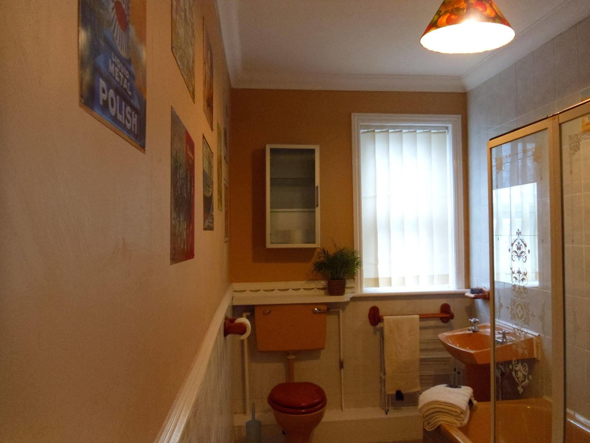 F3 2 Bedroomed Town House - Free Parking - Super 150 Mbps Wifi Near Gavin N Stacey Film House - 1 Free Dog Allowed 배리 외부 사진