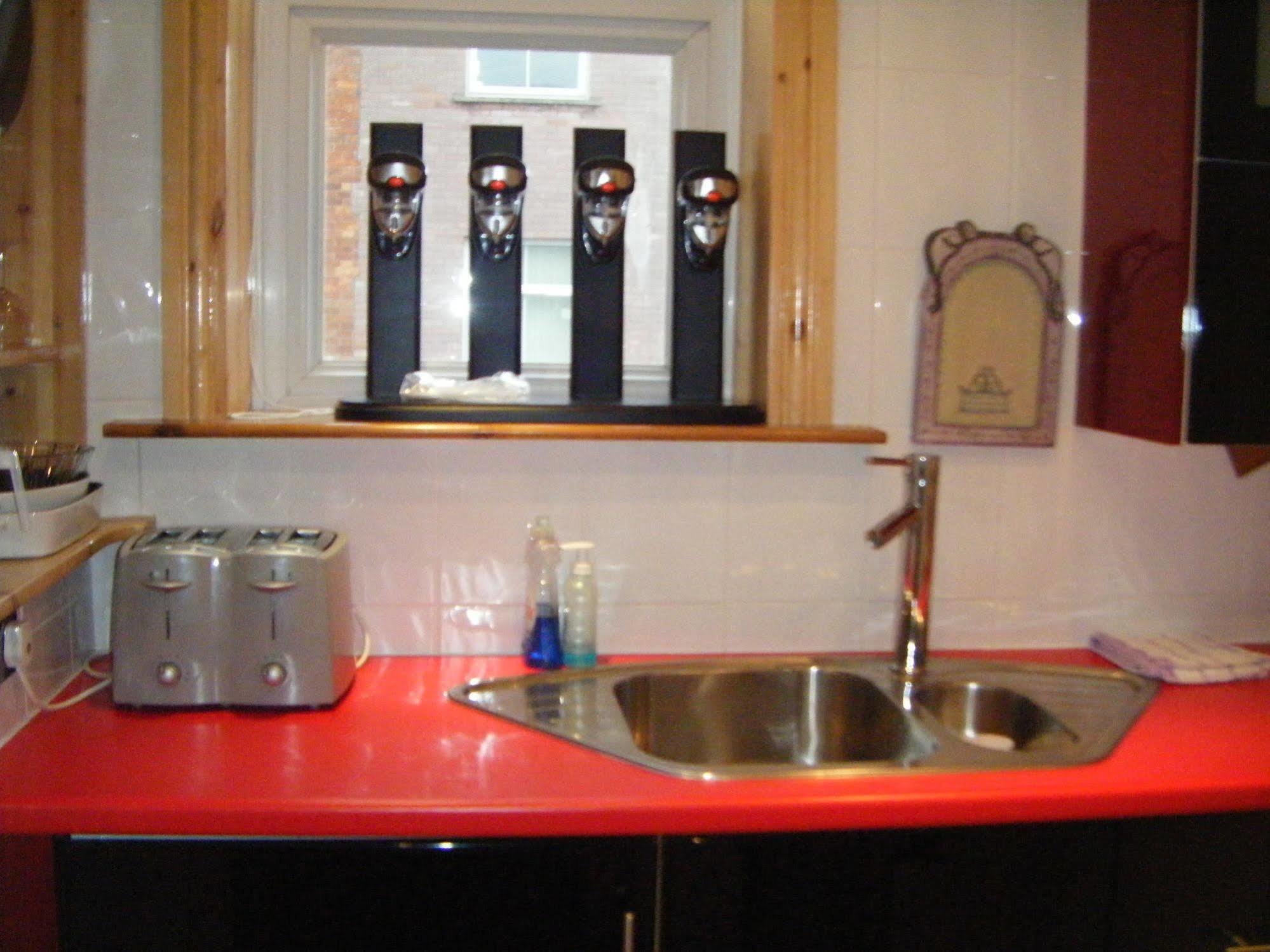 F3 2 Bedroomed Town House - Free Parking - Super 150 Mbps Wifi Near Gavin N Stacey Film House - 1 Free Dog Allowed 배리 외부 사진
