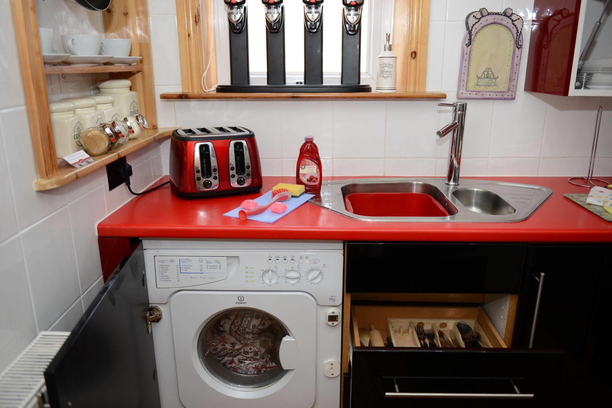 F3 2 Bedroomed Town House - Free Parking - Super 150 Mbps Wifi Near Gavin N Stacey Film House - 1 Free Dog Allowed 배리 외부 사진